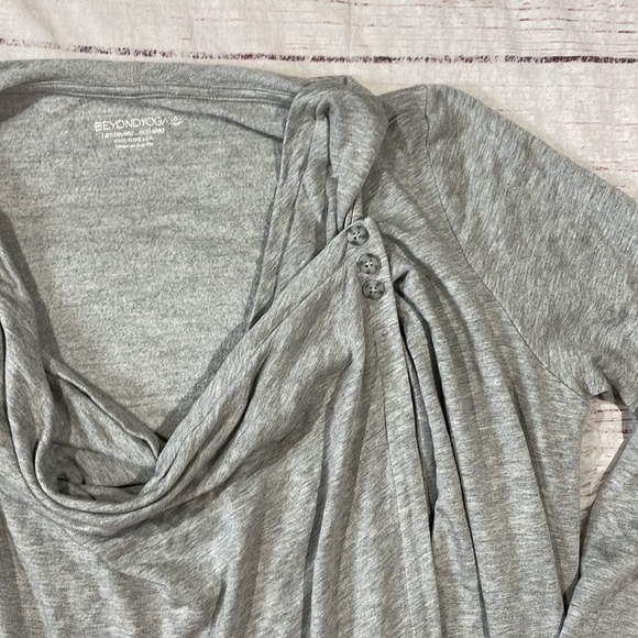 Beyond Yoga 3 Button Convertible Cardigan Cloud Drape Modal Blend - Picture 10 of 11